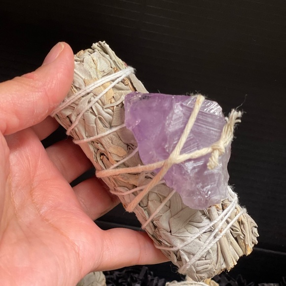 NWT 4-Pack Smudge Stick & Crystal Gift Box - Picture 4 of 5